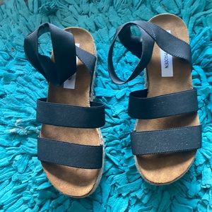 Steve Madden black sandals